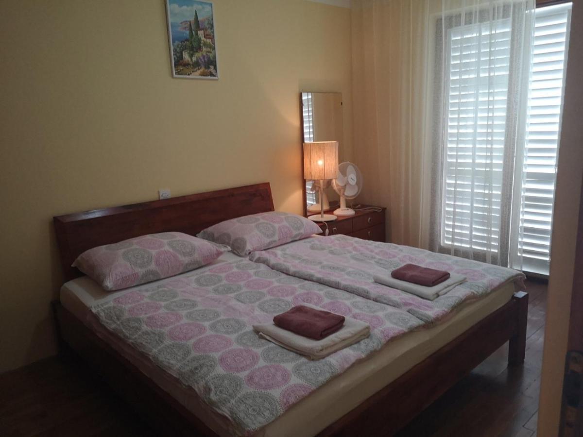 Apartments With A Parking Space Kampor, Rab - 5032 Exterior foto